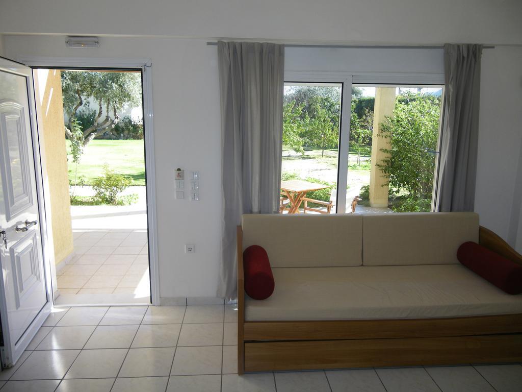 Cosmos Resort Kalamos  Luaran gambar